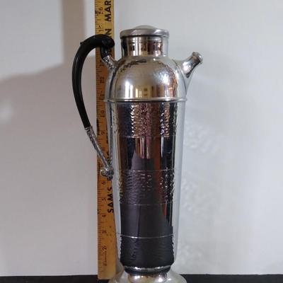 LOT 429: Vintage 1940s Farber Bros. NY Krome-Kraft Cocktail Shaker