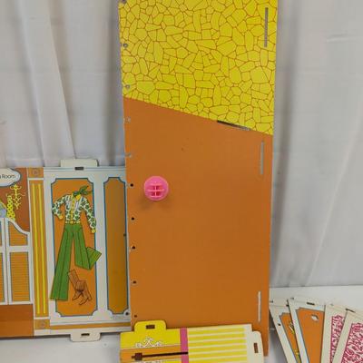 1975 #9525 Barbie Fashion Plaza