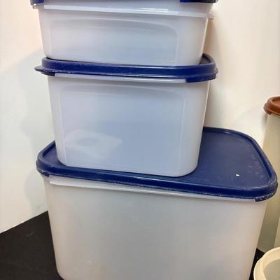 Sale Photo Thumbnail #35: See pics. One rounds does not have cover (one lid not pictured)