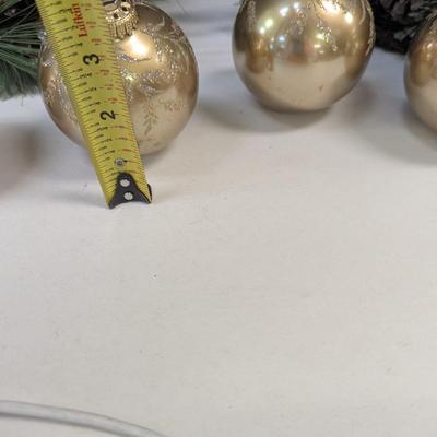 Christmas Centerpieces & Ornaments