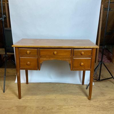 Z500 Vermont Hard Rock Maple Writing Desk