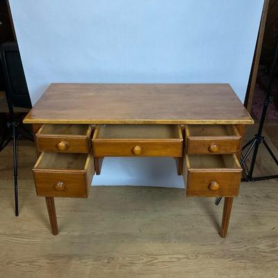 Z500 Vermont Hard Rock Maple Writing Desk