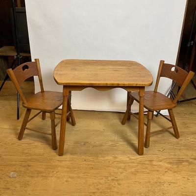 Z502 Antique Wooden Childs Table & Chairs
