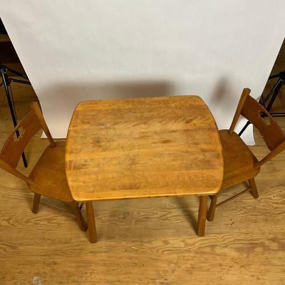 Z502 Antique Wooden Childs Table & Chairs