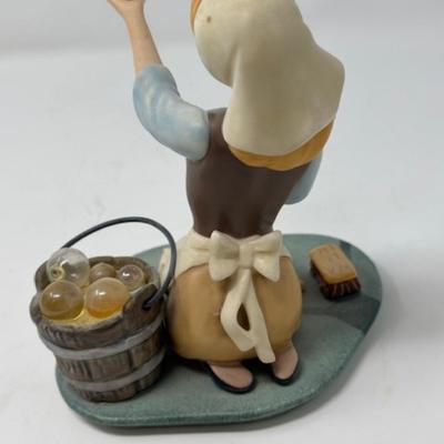 DISNEY CLASSICS CINDERALLA FIGURINE