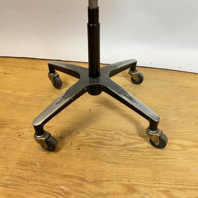 Z510 Danish Mid Century Modern Swivel Office Chair