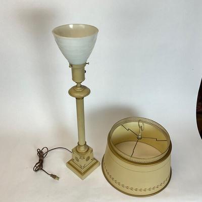 Z515 Vintage French Style Toleware Table Lamp