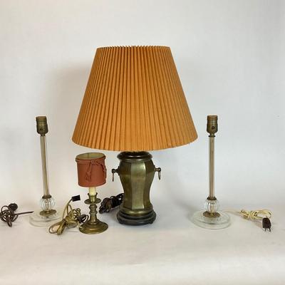 Z521 Lot of Various Brass and Glass Table Lamps