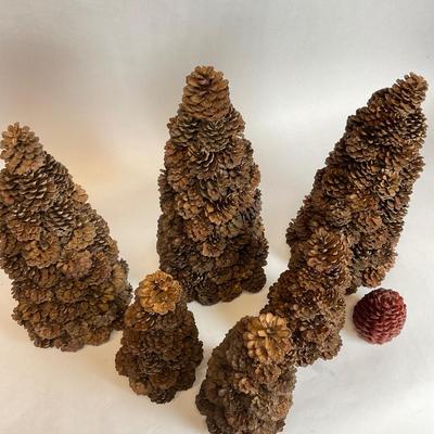Z526 Set of 6 Crate and Barrel Pinecone Trees with Candle