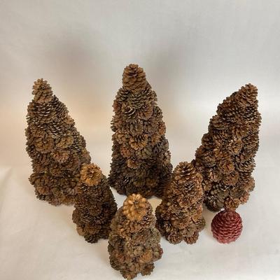 Z526 Set of 6 Crate and Barrel Pinecone Trees with Candle