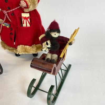 Z531 Santa w/ Red Sleigh LOT