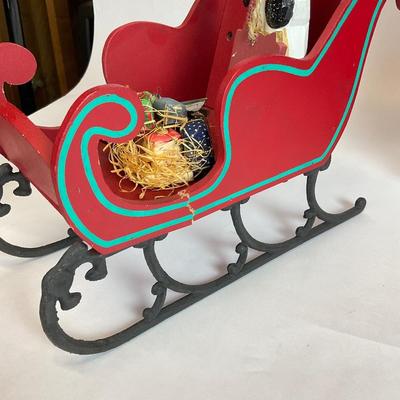 Z531 Santa w/ Red Sleigh LOT