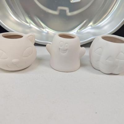 1981 Wilton Halloween Cookie Pan - Crystal Head Skull Bottles