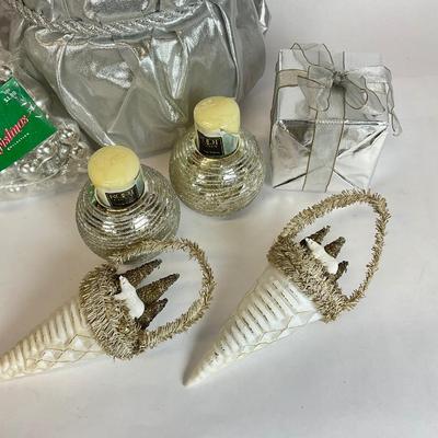 Z533 Large X-mas Silver Decor LOT