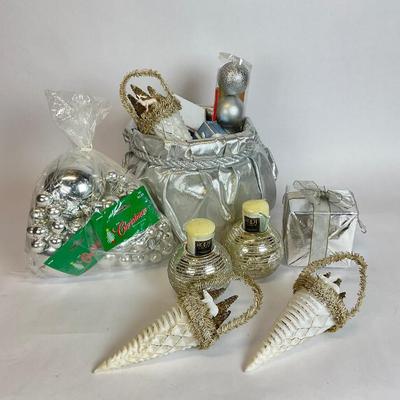 Z533 Large X-mas Silver Decor LOT