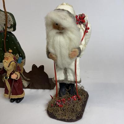 Z529 Santa Wooden Figure and Decor Lot