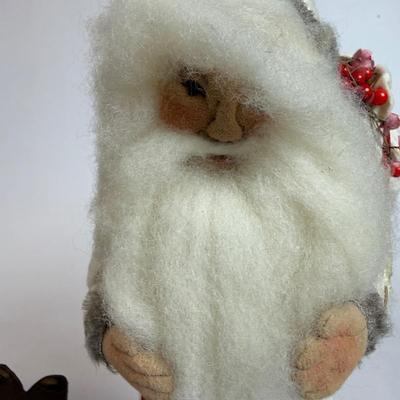 Z529 Santa Wooden Figure and Decor Lot