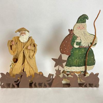 Z529 Santa Wooden Figure and Decor Lot