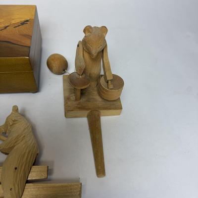 Z535 Vintage Bear and Stag Decor with REUGE Music Box Edelweiss