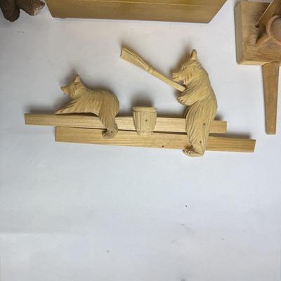 Z535 Vintage Bear and Stag Decor with REUGE Music Box Edelweiss