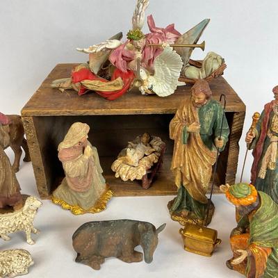 Z538 Large Vintage Department 56 Nativity Scene