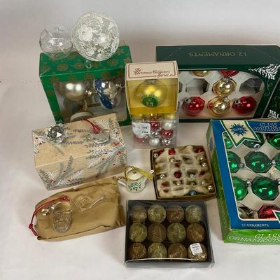 Z540 Large Lot of Vintage Glass Christmas Balls