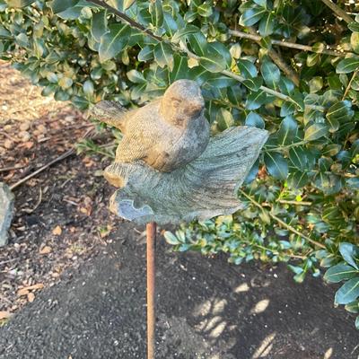 O571 Garden Decor Bird & Composite Boy Holding Bird