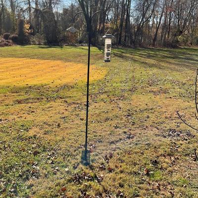 O555 Large 7’ Shepard Hook with Bird Feeder