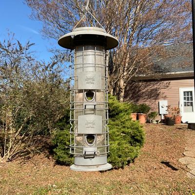 O556 Large Double Metal 7.5’ Shepard Hook with Bird House and Feeder