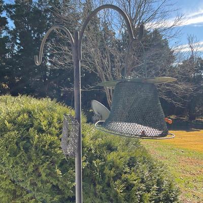 O557 Metal Double Shepard Hook 7’ with Basket Bird Feeder and Suet Feeder