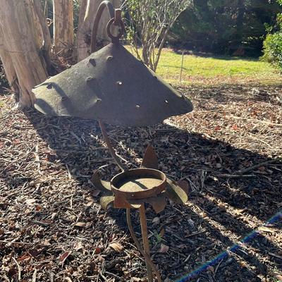 O560 Vintage Wrought Iron Flower Vine Bird Feeders