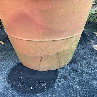 O564 Pair of Large Terracotta Pots AS-IS