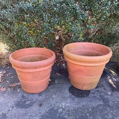 O564 Pair of Large Terracotta Pots AS-IS