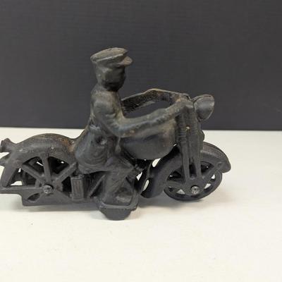 Vintage Cast Iron Police Rider On Motorcycle Toy Harley Style Moving Wheels