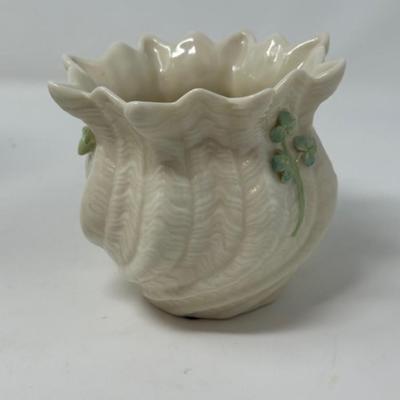 BELLEEK CARLINGFORD CACHE POT VASE W/PINK ROSE 5" X 4.5"