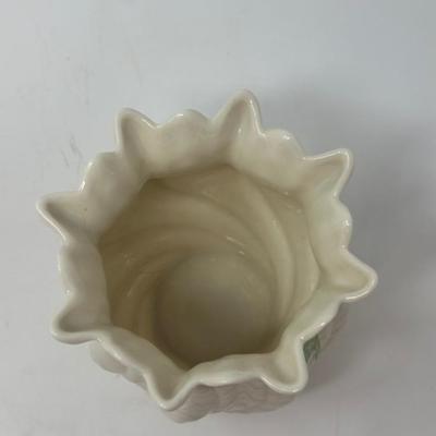 BELLEEK CARLINGFORD CACHE POT VASE W/PINK ROSE 5" X 4.5"