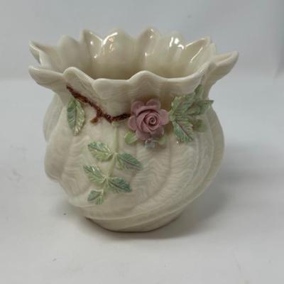BELLEEK CARLINGFORD CACHE POT VASE W/PINK ROSE 5" X 4.5"