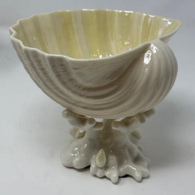 BELLEEK CARDIUM SHELL COMPOTE DISH VASE