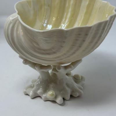 BELLEEK CARDIUM SHELL COMPOTE DISH VASE