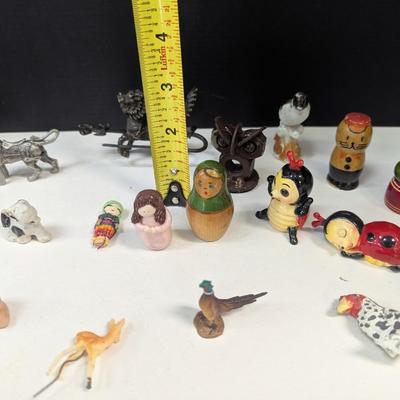 Assortment Of Collectible Trinkets