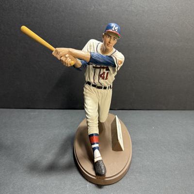 Eddie Mathew’s Authentic Autograph Figurine