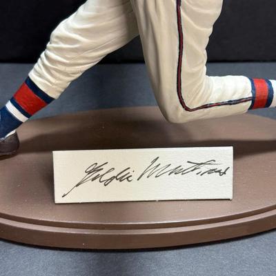Eddie Mathew’s Authentic Autograph Figurine