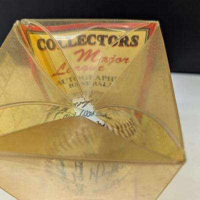 1995 World Series Autographed Reproduction Baseball Atlanta Braves