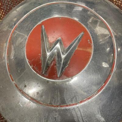 4 Willy’s hubcaps