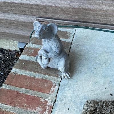 O582 Brookfield Rat Figure