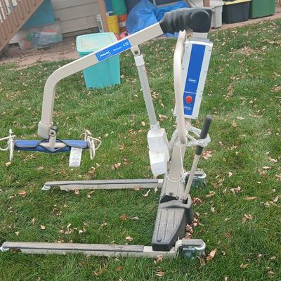 Invacare Reliant 450 power patient lift.