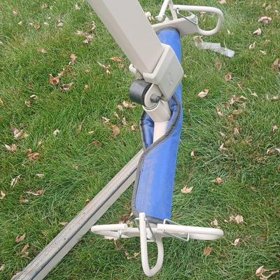 Invacare Reliant 450 power patient lift.