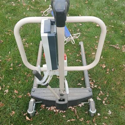 Invacare Reliant 450 power patient lift.