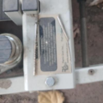 Invacare Reliant 450 power patient lift.