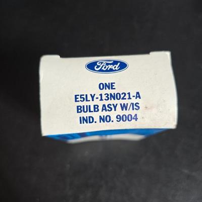 Auto mobile organization & care - Windshield shades - Cargo net - flashlights and more